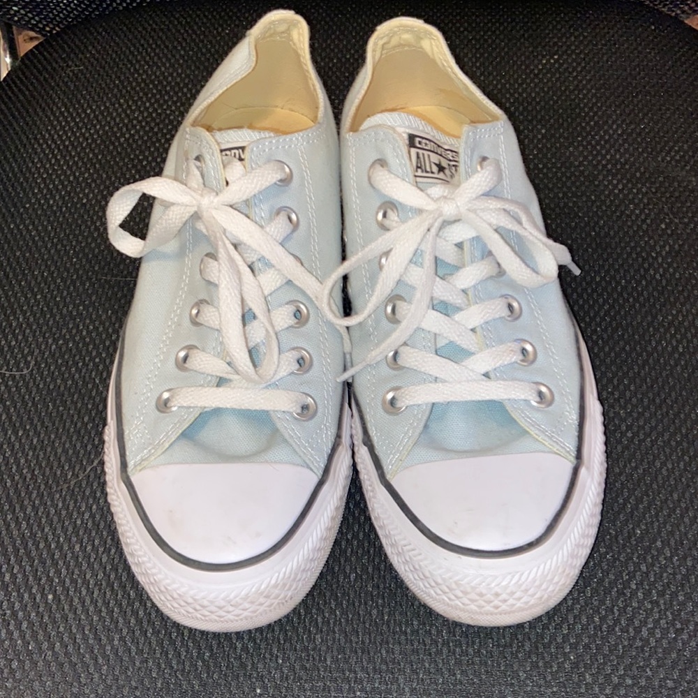 baby blue/sky blue converse